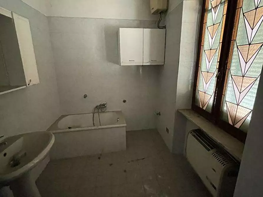 Immagine 15 di Quadrilocale in vendita  in via Pastrengo 90 a Moncalieri