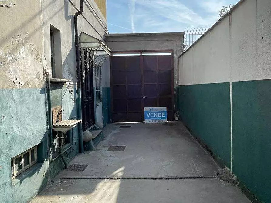 Immagine 32 di Quadrilocale in vendita  in via Pastrengo 90 a Moncalieri