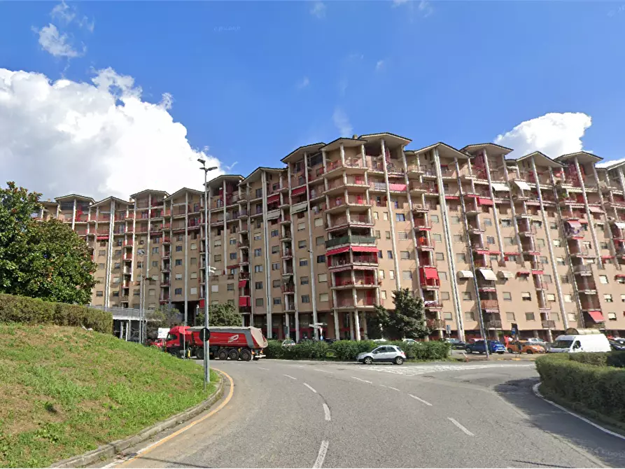 Immagine 2 di Appartamento in vendita  in largo delle Alpi 14 a Nichelino