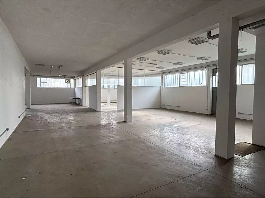 Immagine 5 di Negozio in vendita  in strada Torino 50 a Cumiana