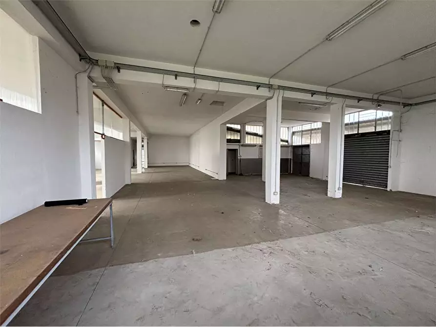 Immagine 7 di Negozio in vendita  in strada Torino 50 a Cumiana