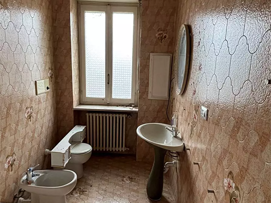 Immagine 42 di Negozio in vendita  in strada Torino 50 a Cumiana