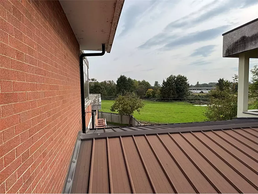 Immagine 43 di Negozio in vendita  in strada Torino 50 a Cumiana