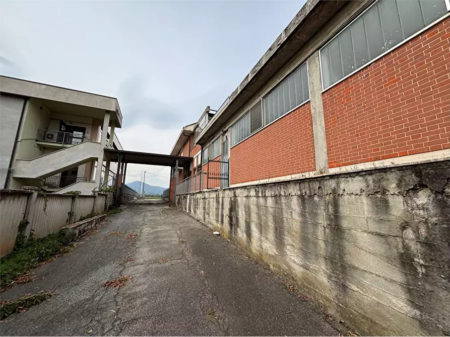 Immagine 52 di Negozio in vendita  in strada Torino 50 a Cumiana