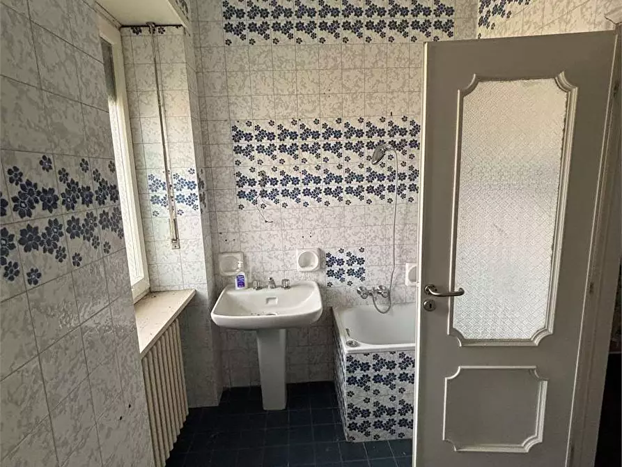 Immagine 39 di Negozio in vendita  in strada Torino 50 a Cumiana