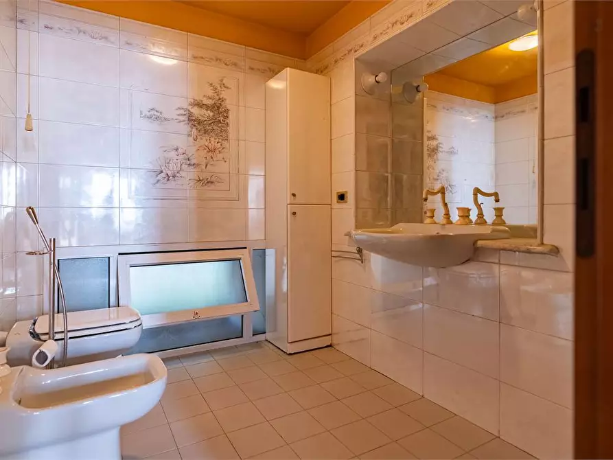 Immagine 74 di Villa in vendita  in via Davico 75 a Pinerolo