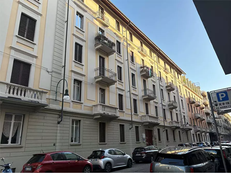 Immagine 6 di Appartamento in vendita  in via Beaumont 19 a Torino
