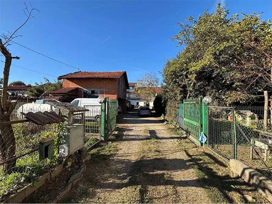 Immagine 2 di Porzione di casa in vendita  in strada Vecchia di Piscina 3/4 a Frossasco