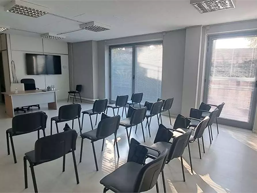 Immagine 19 di Laboratorio in affitto  in Dei Gibuti a Pinerolo