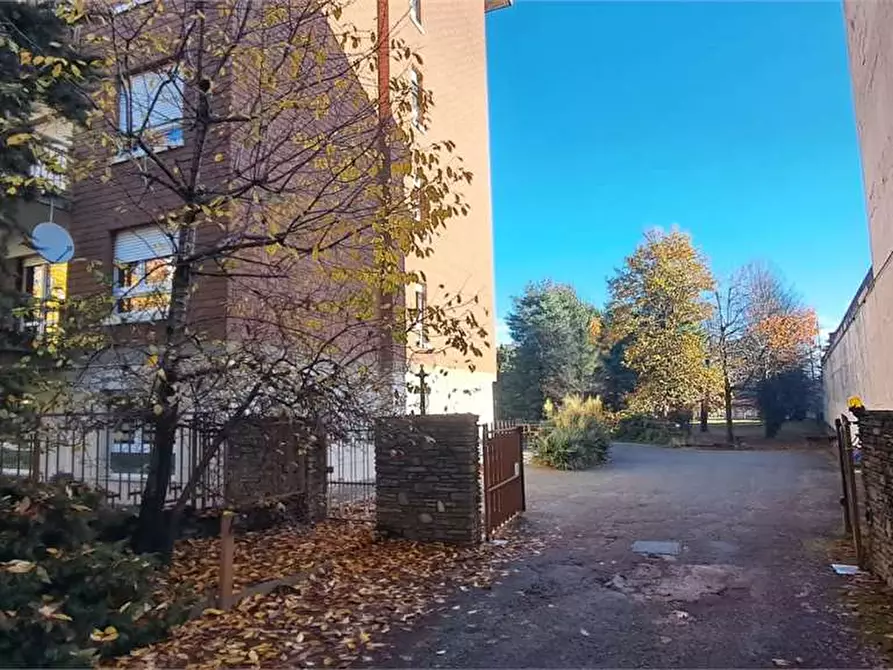 Immagine 1 di Garage in vendita  in Viale Kennedy 8 a Pinerolo