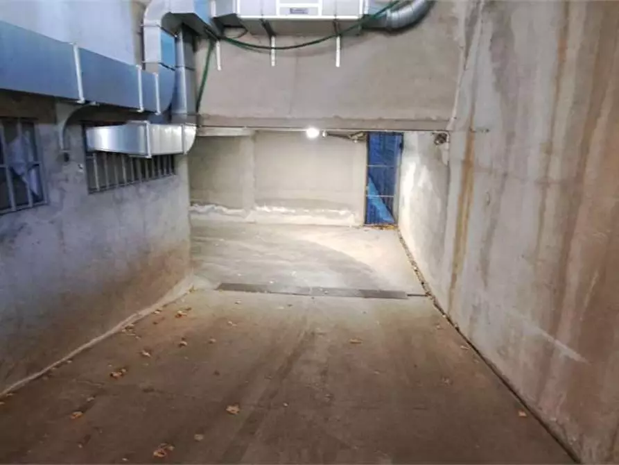 Immagine 6 di Garage in vendita  in Viale Kennedy 8 a Pinerolo