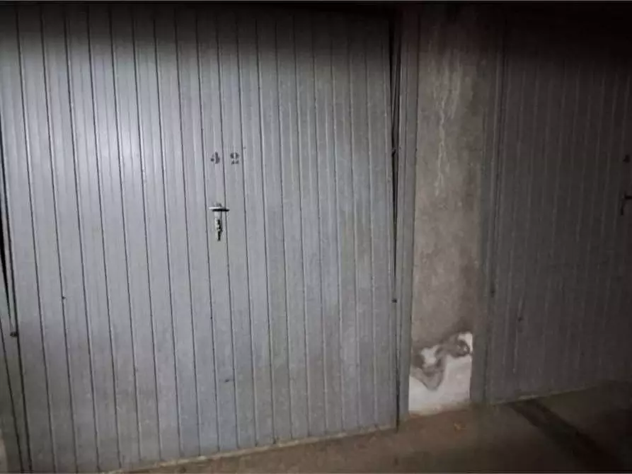 Immagine 7 di Garage in vendita  in Viale Kennedy 8 a Pinerolo