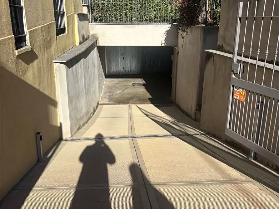 Immagine 2 di Garage in vendita  in via Vigone 61 a Pinerolo