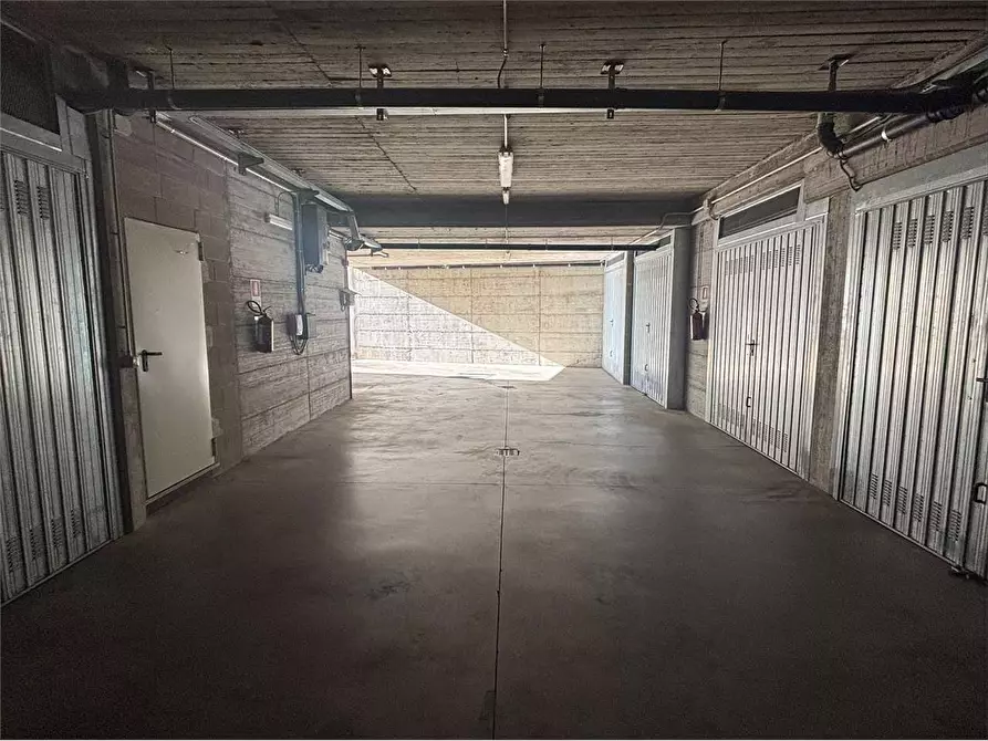 Immagine 3 di Garage in vendita  in via Vigone 61 a Pinerolo