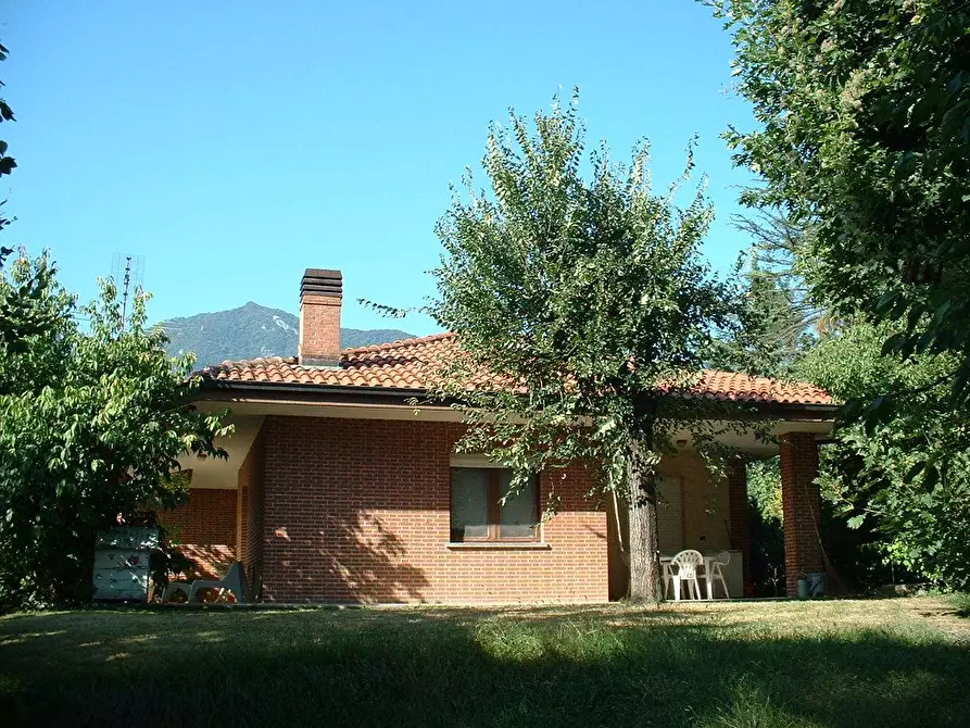 Immagine 1 di Villa in affitto  in STRADA COSTA 53 a Cumiana