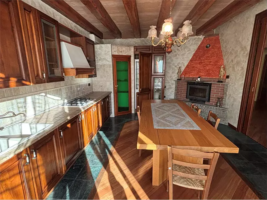 Immagine 9 di Villa in vendita  in via Cottolengo 10 a Cavour