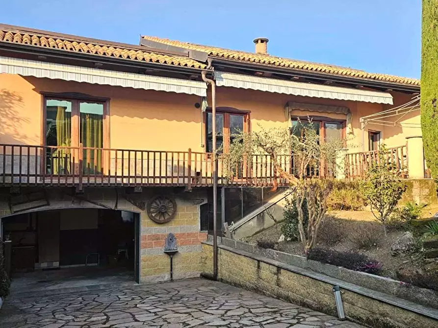 Immagine 1 di Villa in vendita  in via Cottolengo 10 a Cavour
