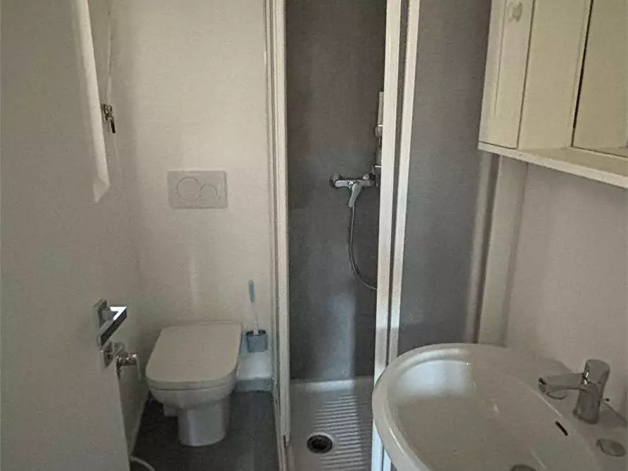 Immagine 10 di Appartamento in affitto  in piazza Frairia 6 a Pinerolo