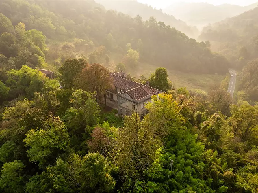Immagine 3 di Villa in vendita  in strada Bardassano 61 a Castiglione Torinese