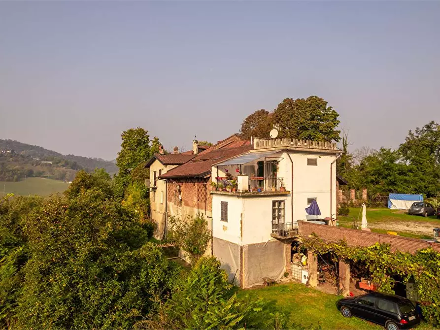 Immagine 9 di Villa in vendita  in strada Bardassano 61 a Castiglione Torinese