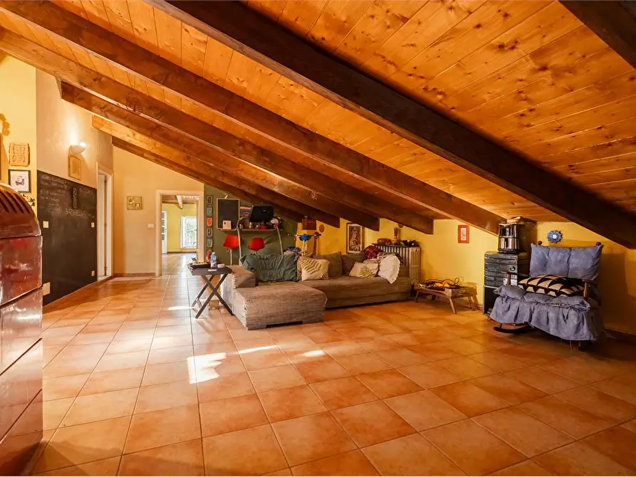 Immagine 27 di Villa in vendita  in strada Bardassano 61 a Castiglione Torinese