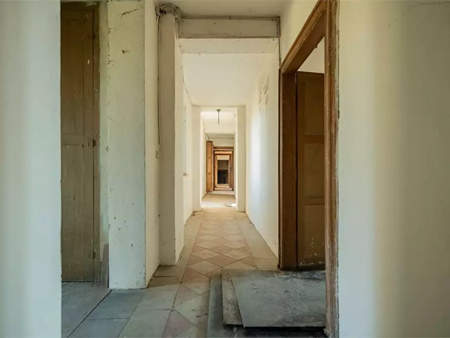 Immagine 39 di Villa in vendita  in strada Bardassano 61 a Castiglione Torinese