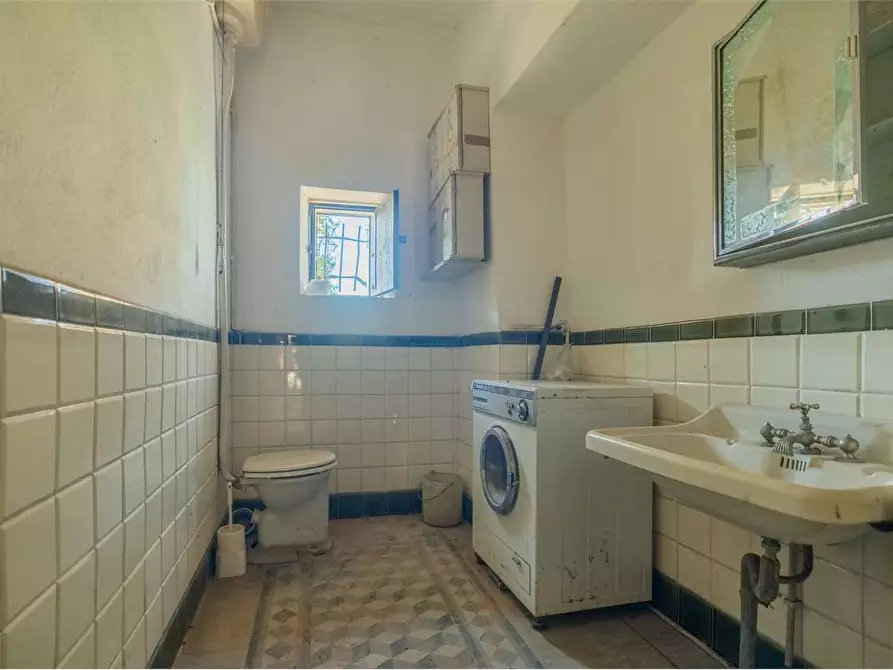 Immagine 56 di Villa in vendita  in strada Bardassano 61 a Castiglione Torinese