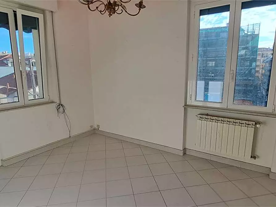 Immagine 10 di Appartamento in vendita  in via Rossini 2 a Loano
