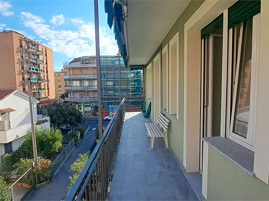 Immagine 18 di Appartamento in vendita  in via Rossini 2 a Loano