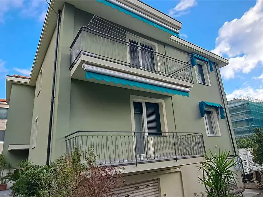 Immagine 3 di Appartamento in vendita  in via Rossini 2 a Loano