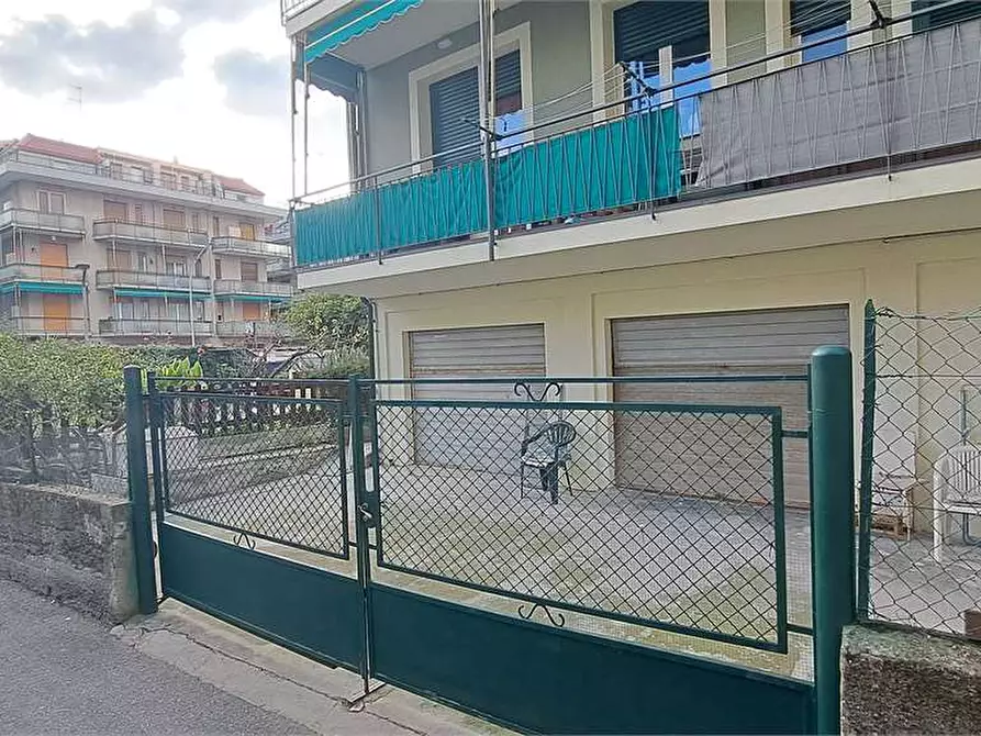 Immagine 21 di Appartamento in vendita  in via Rossini 2 a Loano