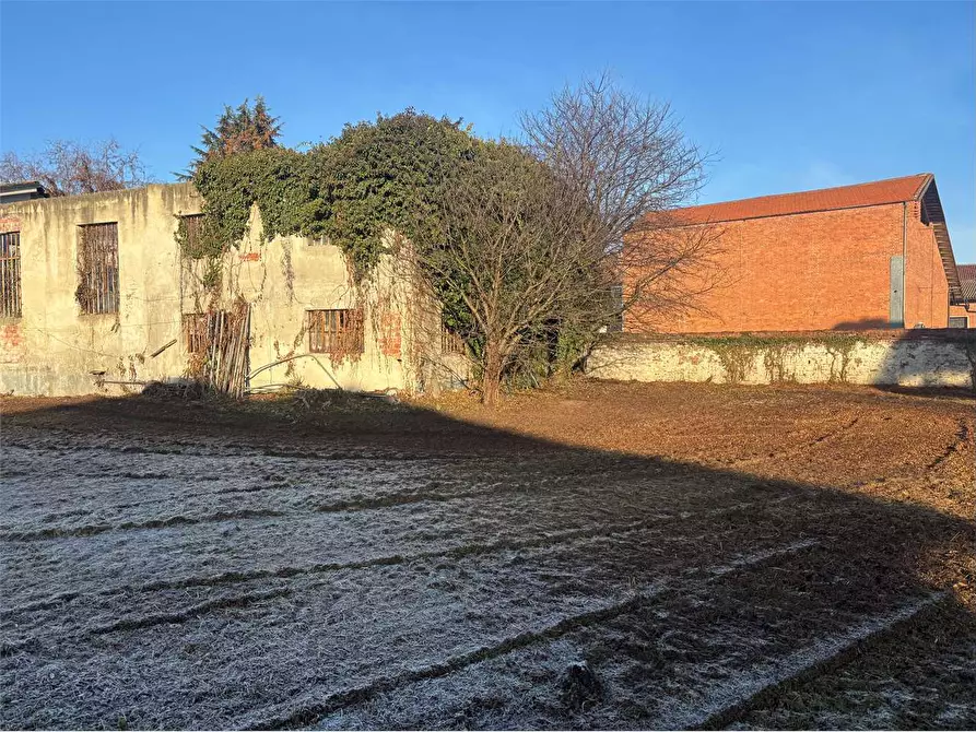 Immagine 33 di Stabile in vendita  in via Villafranca 23 a Vigone