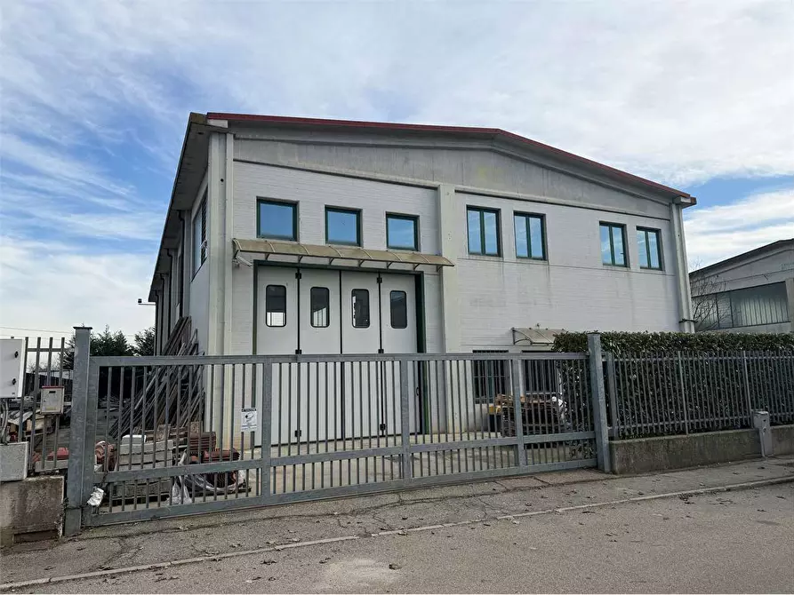 Immagine 1 di Capannone industriale in vendita  in regione Conti a Garzigliana