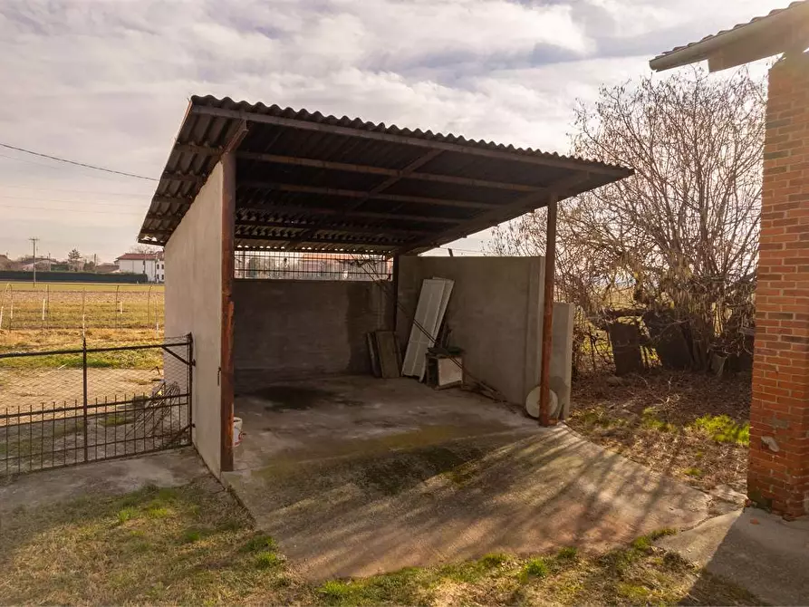 Immagine 17 di Villa in vendita  in strada Camborgetti Ballada 57 a Bricherasio