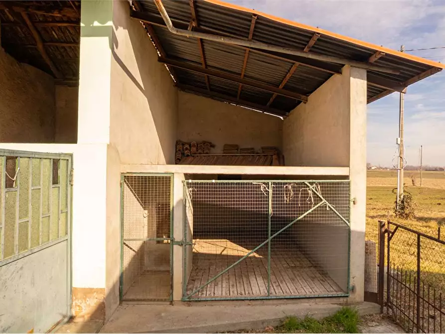 Immagine 14 di Villa in vendita  in strada Camborgetti Ballada 57 a Bricherasio