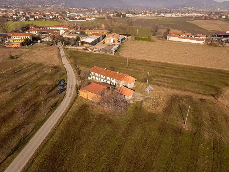 Immagine 19 di Villa in vendita  in strada Camborgetti Ballada 57 a Bricherasio