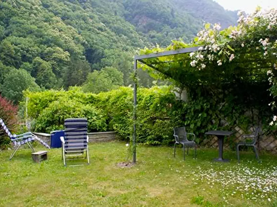 Immagine 4 di Villa in vendita  in Borgo Colonnello Pettinati 2 a Perrero