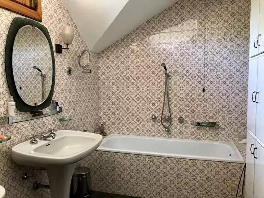 Immagine 27 di Villa in vendita  in Borgo Colonnello Pettinati 2 a Perrero