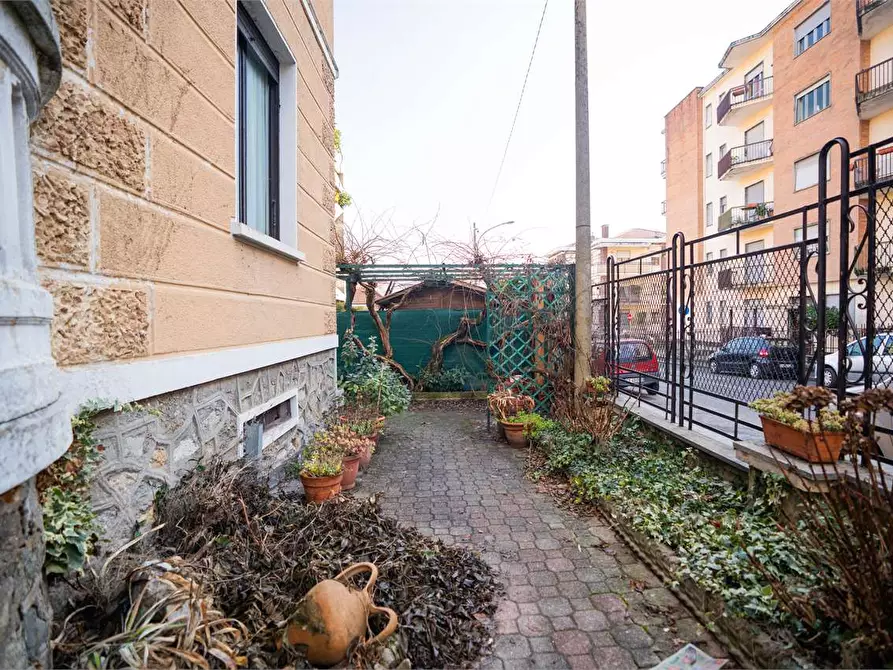 Immagine 5 di Villa in vendita  in via Boselli 13 a Pinerolo