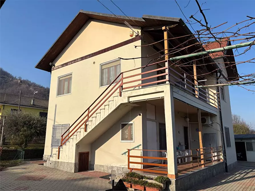 Immagine 1 di Casa bifamiliare in vendita  in via Ai Monti 2 a Cumiana