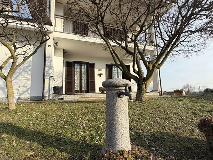 Immagine 5 di Villa in vendita  in VIA DEL BOSCHETTO 34 a Frossasco