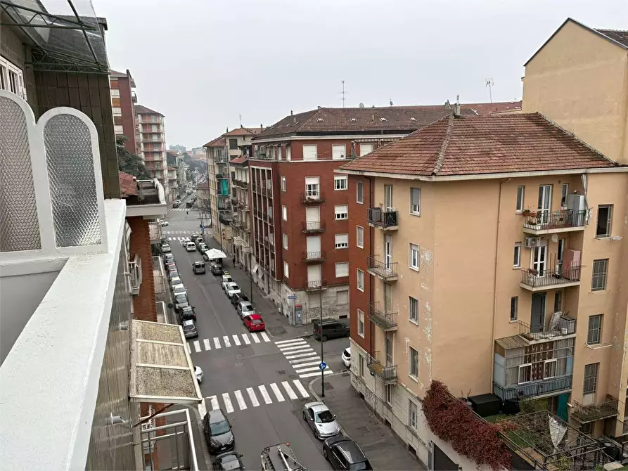 Immagine 18 di Appartamento in vendita  in via Rosolino Pilo 68 a Torino