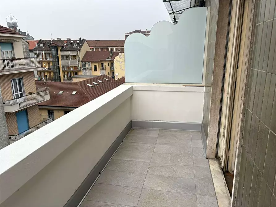 Immagine 16 di Appartamento in vendita  in via Rosolino Pilo 68 a Torino