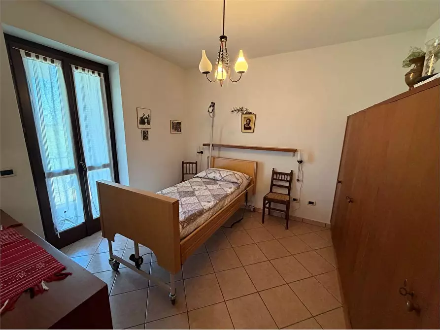 Immagine 13 di Appartamento in vendita  in via Accastello 5 a Cavour