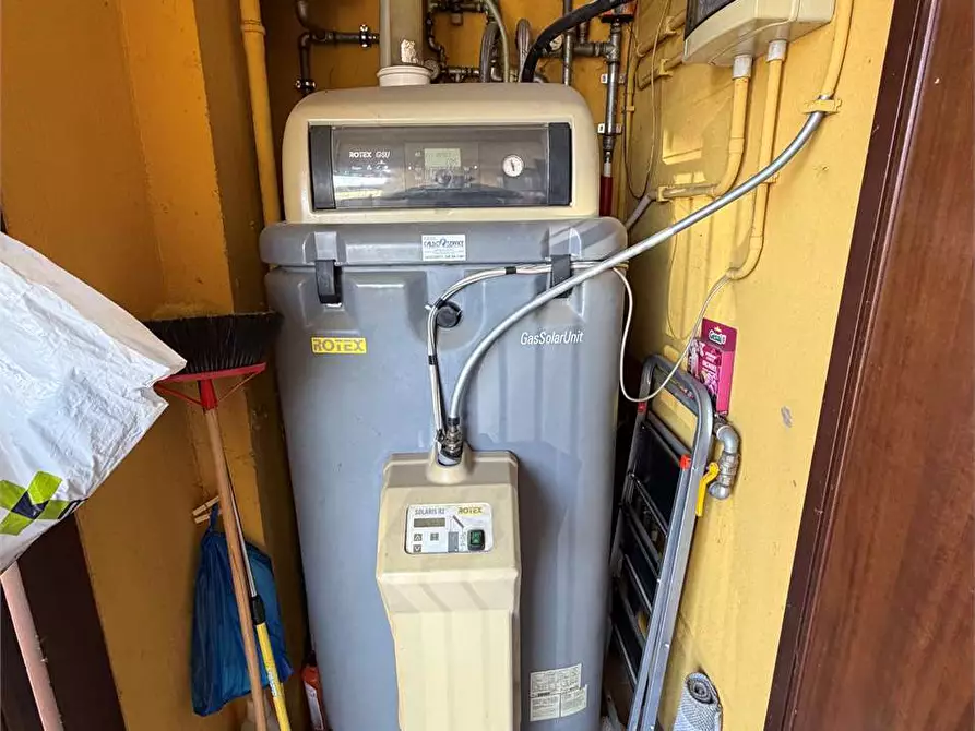 Immagine 16 di Appartamento in vendita  in via Accastello 5 a Cavour