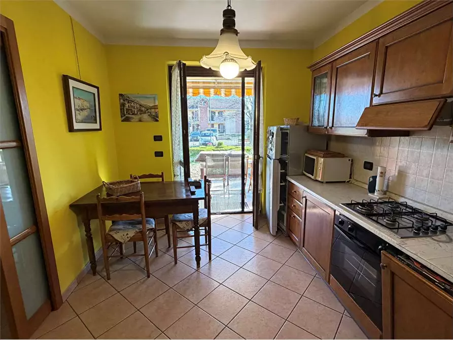 Immagine 7 di Appartamento in vendita  in via Accastello 5 a Cavour