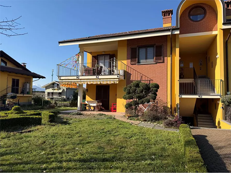 Immagine 2 di Appartamento in vendita  in via Accastello 5 a Cavour