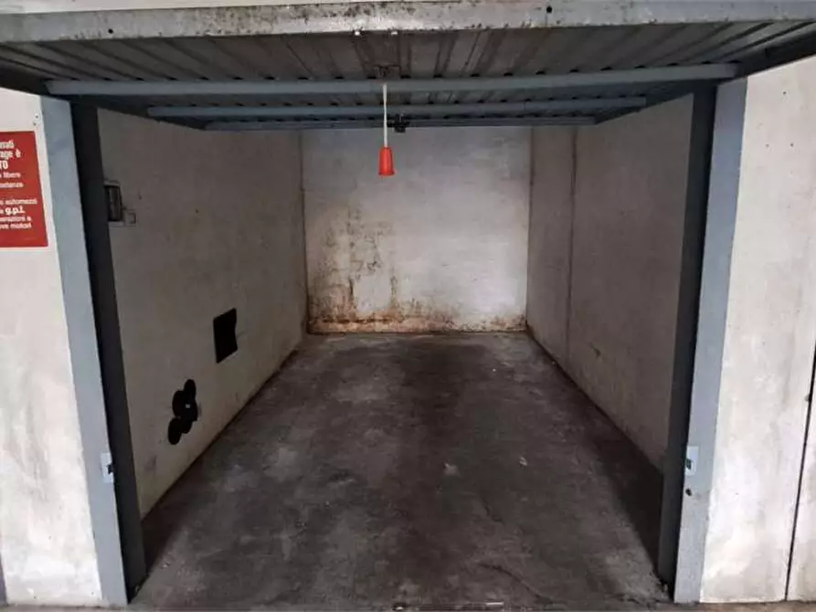 Immagine 4 di Garage in vendita  in Via Serafino 18 a Pinerolo