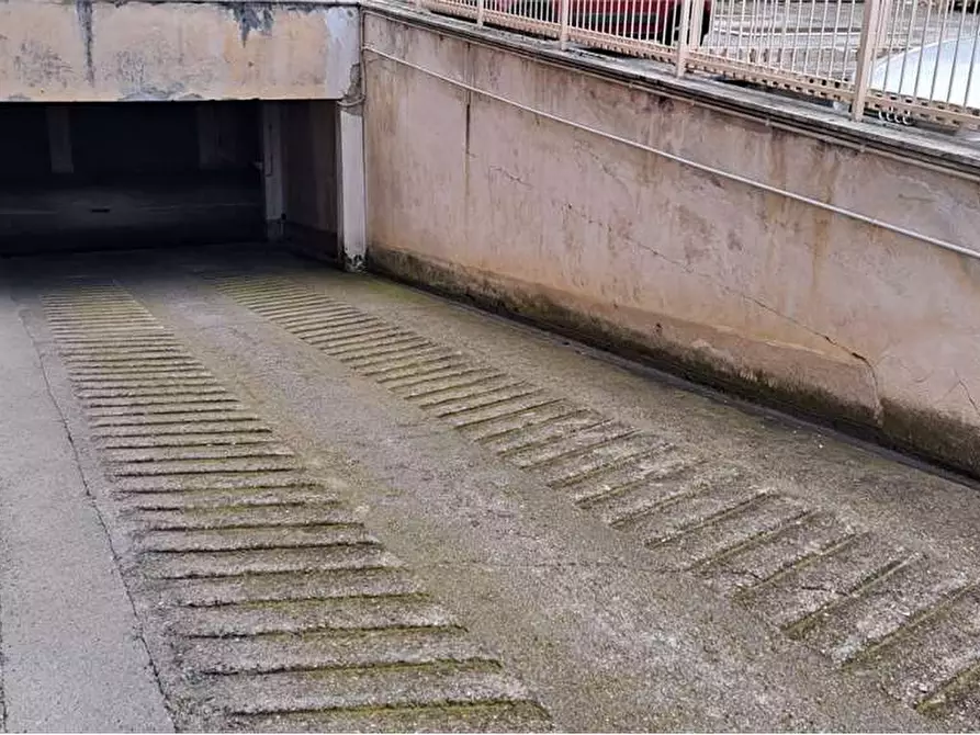 Immagine 7 di Garage in vendita  in Via Serafino 18 a Pinerolo