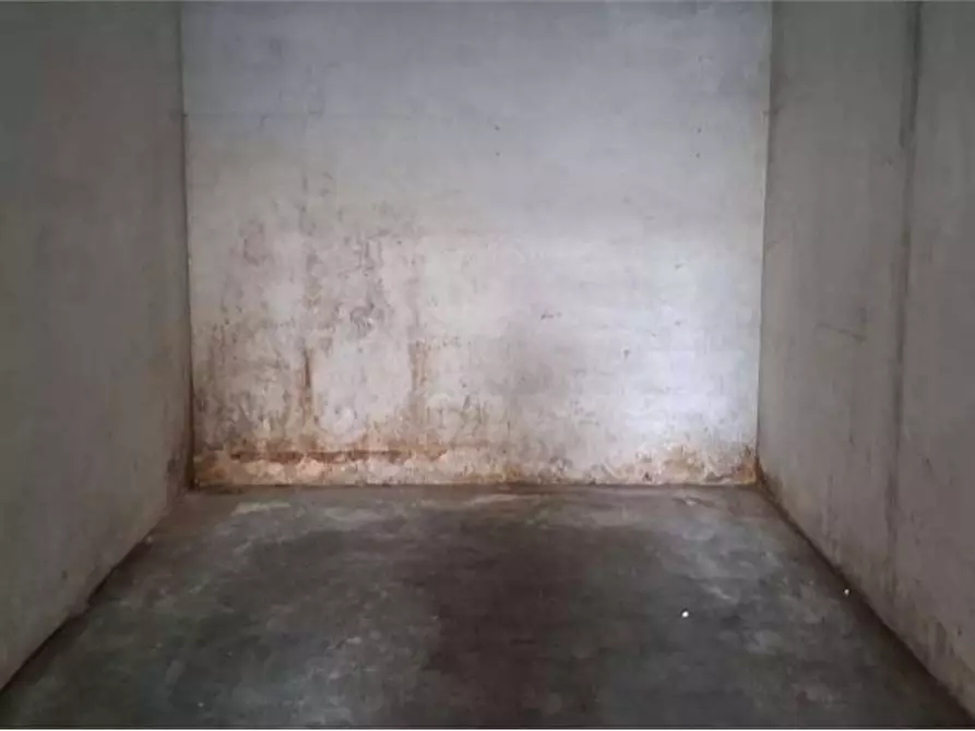 Immagine 8 di Garage in vendita  in Via Serafino 18 a Pinerolo